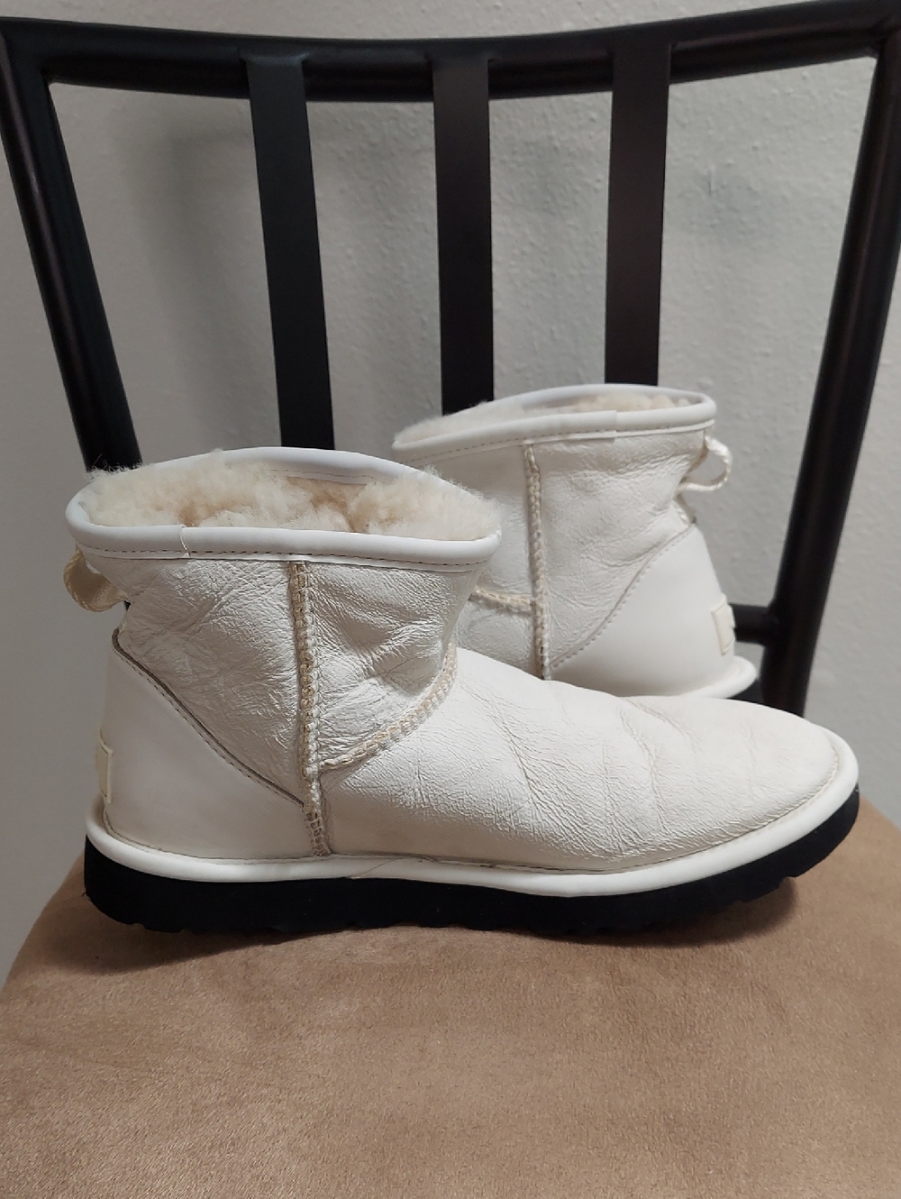 UGG Mini Boots, Size 7, Side Logo, Creamy White Suede - Picture 8 of 12